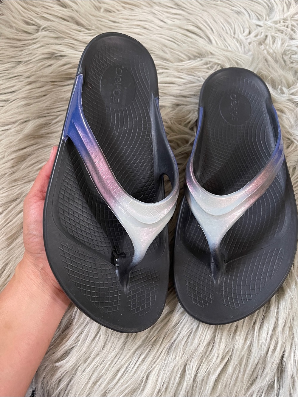 OOFOS Black Sandals with Iridescent Purple-White Straps - Picture 2 of 6